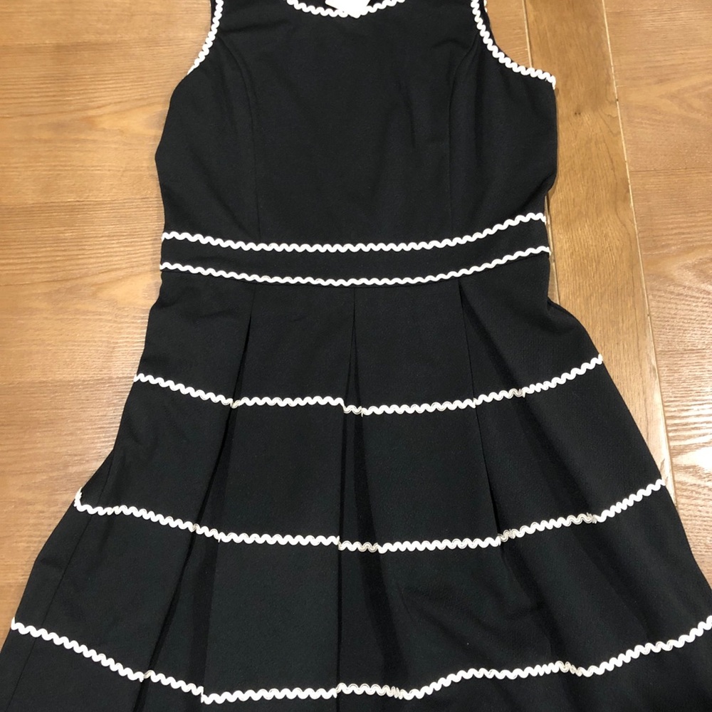 Black mid length dress M